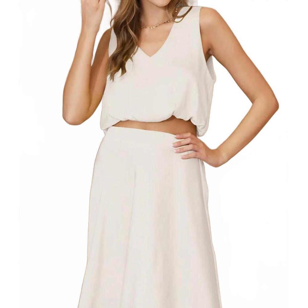 NEW KLD. SIGNATURE v-neck washed satin bubble hem top in ivory